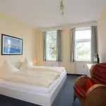Haus Decker, App 2 Apartment Wenningstedt-Braderup